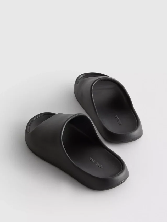 Chanclas moldeadas para piscina