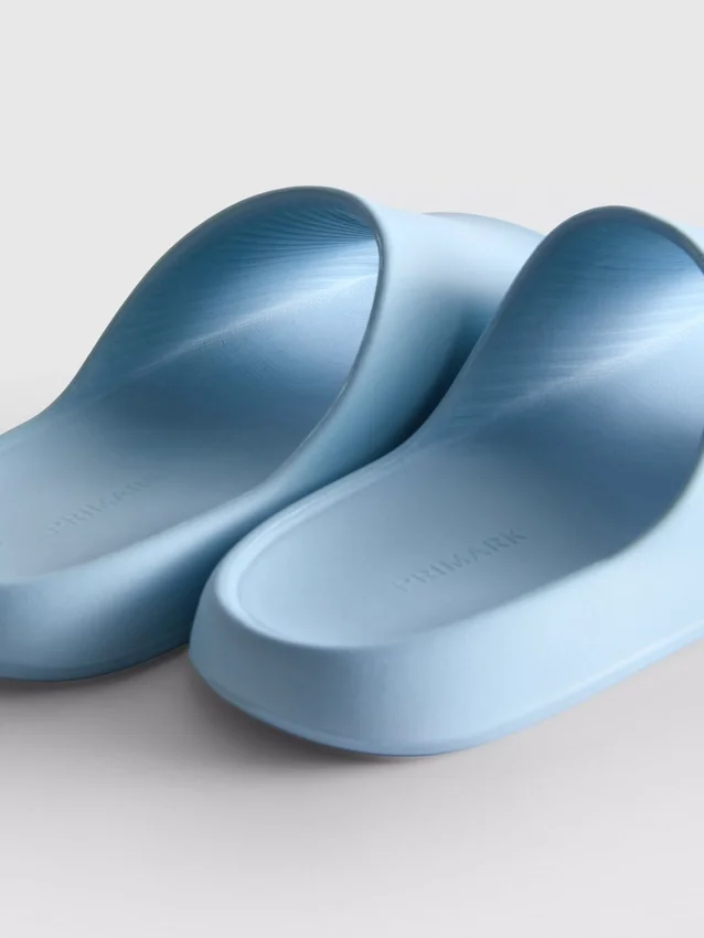 Chanclas moldeadas para piscina