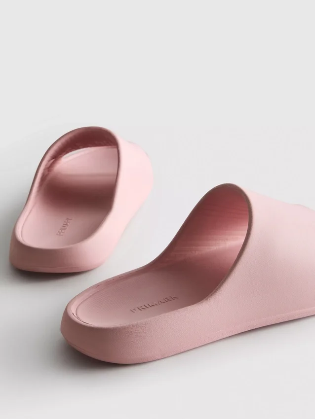 Chanclas moldeadas para piscina