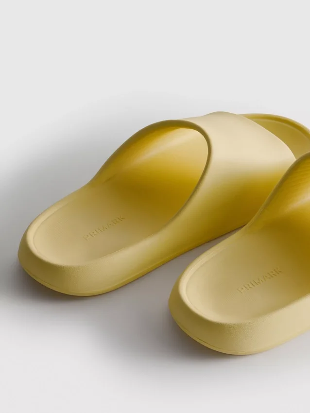 Chanclas moldeadas para piscina