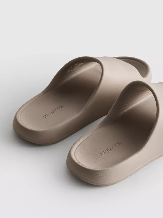 Chanclas moldeadas para piscina