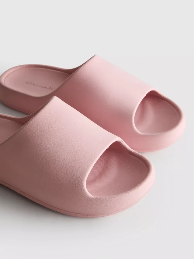 Chanclas moldeadas para piscina