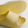 Chanclas moldeadas para piscina