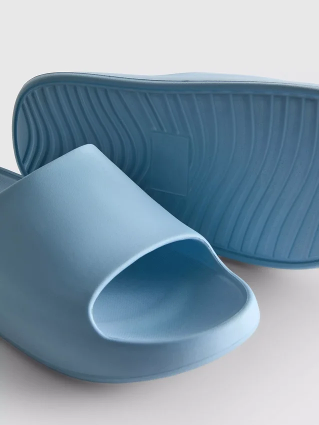 Chanclas moldeadas para piscina