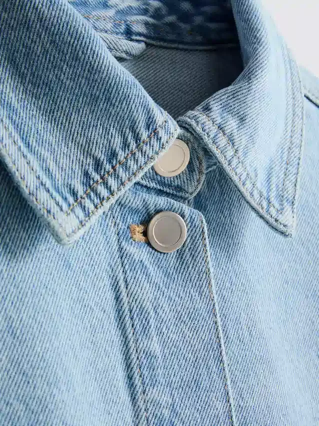 Chaqueta de mezclilla con bolsillos de parche de algodón