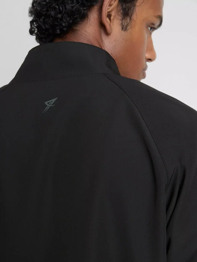 Chaqueta deportiva de cuello alto