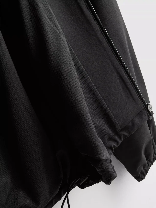 Chaqueta deportiva de cuello alto