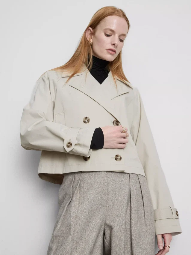 Chaqueta impermeable de corte cuadrado con doble botonadura