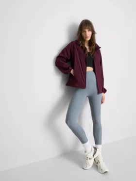 Chaqueta impermeable plegable con cremallera