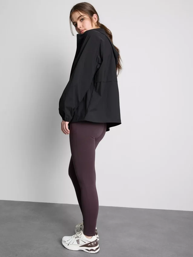 Chaqueta impermeable plegable con cremallera