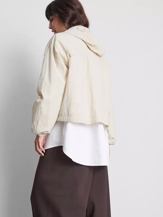 Chaqueta ligera con fruncidos