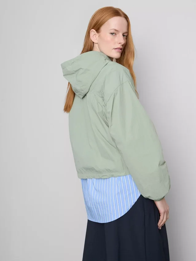 Chaqueta ligera con fruncidos