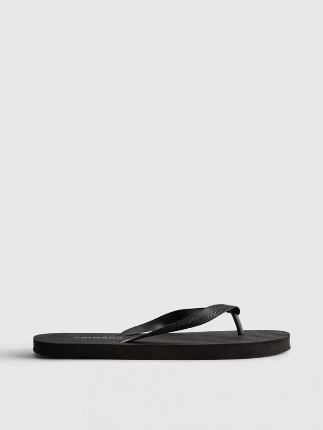 Chinelas básicas