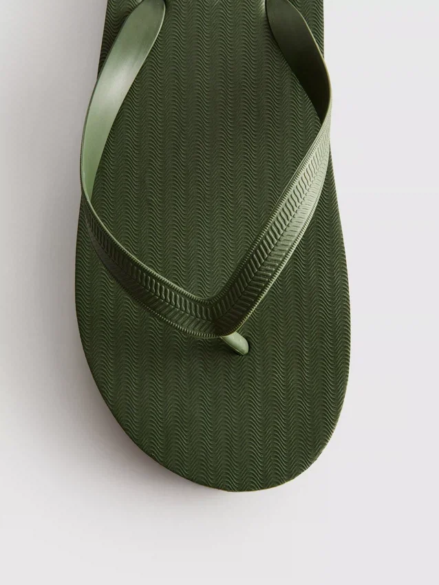 Chinelas básicas