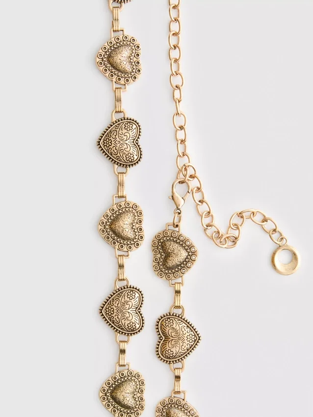 Cinturón de cadena con detalle de corazón