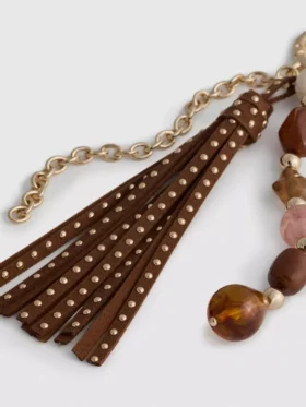 Colgante para bolso con borla y cuentas de Paula Echevarría