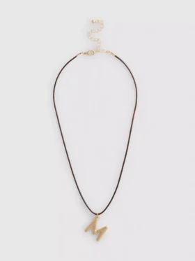 Collar con cordón y colgante de inicial