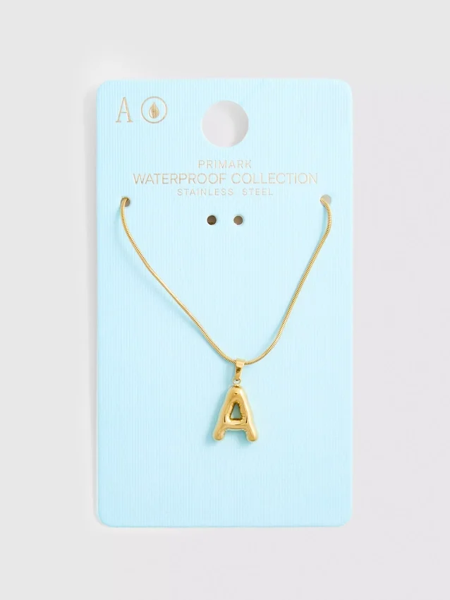 Collar con iniciales resistente al agua
