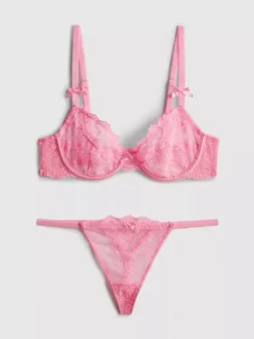 Conjunto de lencería de encaje con aros