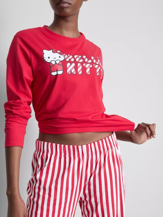 Conjunto de pijama a rayas de Hello Kitty