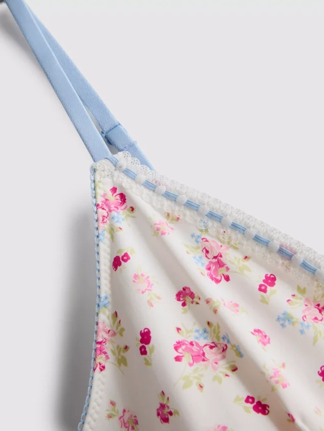 Conjunto de pijama con camiseta sin mangas ceñida y pantalones cortos