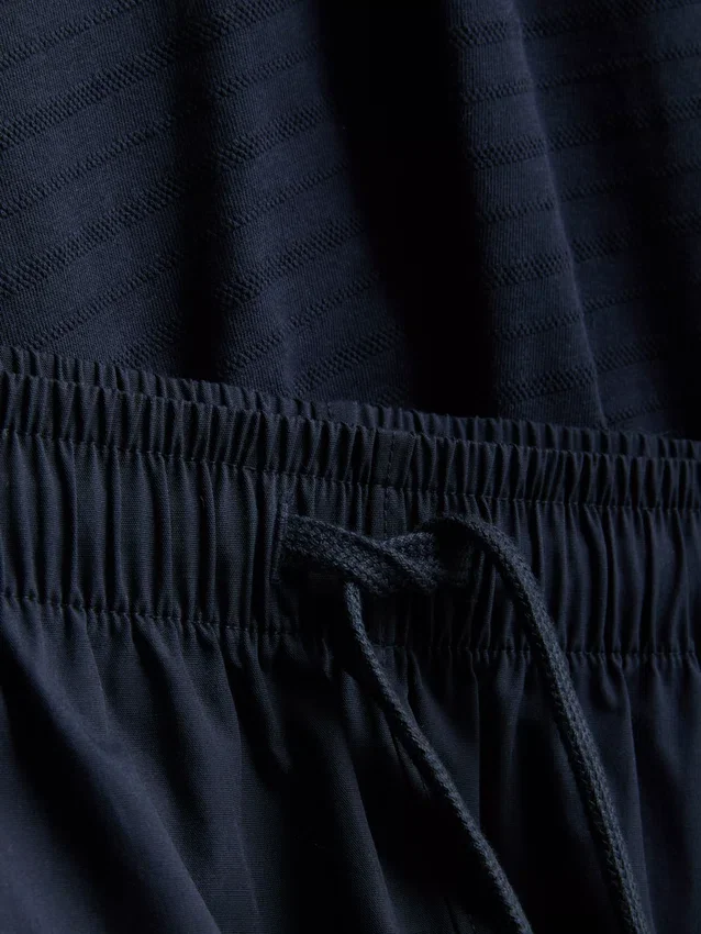 Conjunto de pijama con camiseta y pantalones cortos