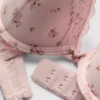 Conjunto de sostén push-up estampado y tanga
