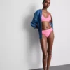 Conjunto de sujetador triangular acolchado sin costuras y tanga