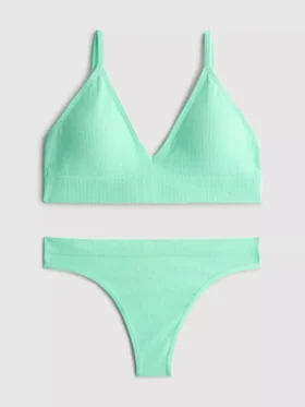 Conjunto de sujetador triangular acolchado sin costuras y tanga