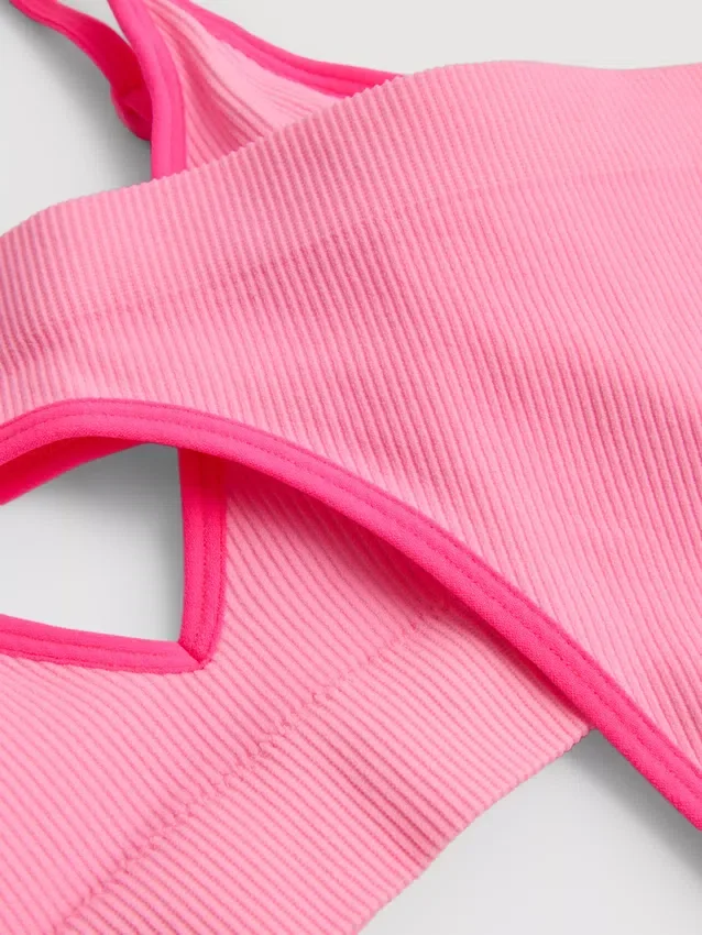 Conjunto de sujetador triangular acolchado sin costuras y tanga