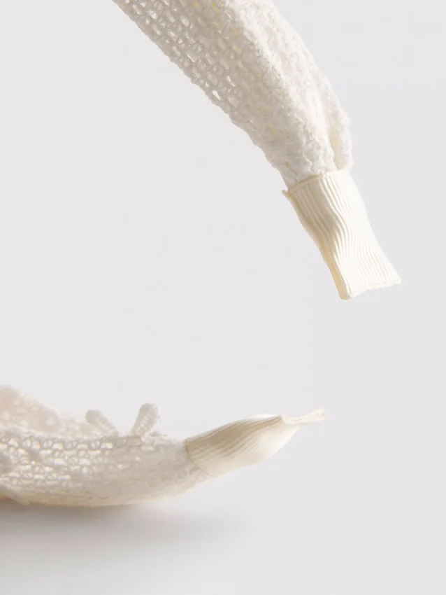 Diadema con nudo floral