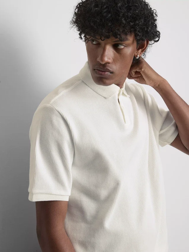 El polo acanalado de The Edit
