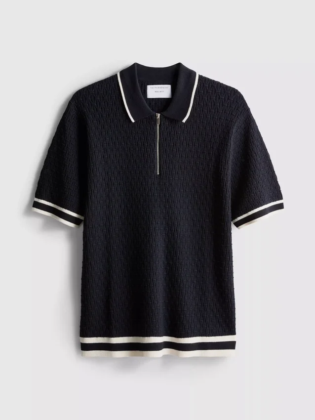El polo con cremallera texturizada de The Edit