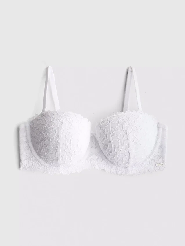 El sostén push-up de encaje floral de The Edit