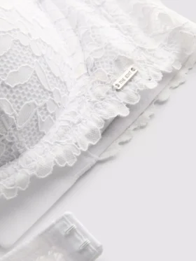 El sostén push-up de encaje floral de The Edit