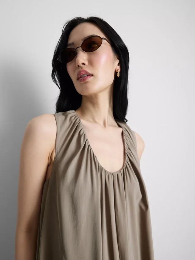 El vestido largo tipo trapecio de The Edit