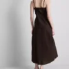 El vestido midi en capas de mezcla de lino de The Edit