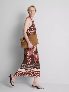 El vestido midi halter estampado de mezcla de lino de The Edit