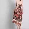 El vestido midi halter estampado de mezcla de lino de The Edit