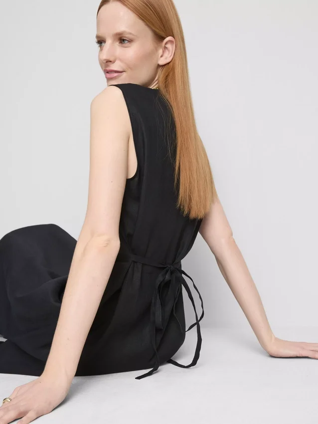 El vestido midi sin mangas de lino de The Edit