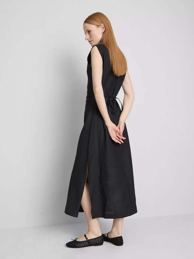 El vestido midi sin mangas de lino de The Edit