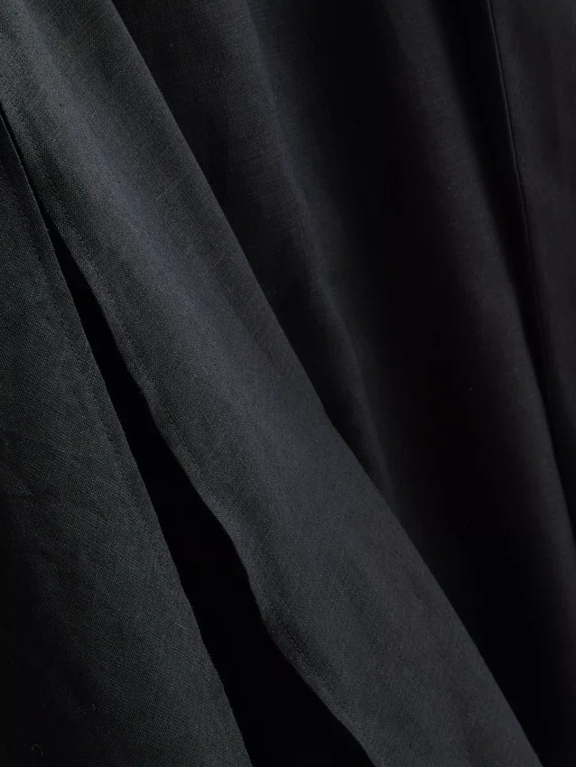 El vestido midi sin mangas de lino de The Edit