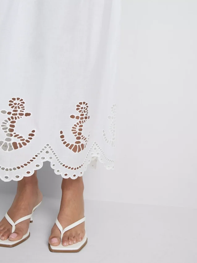Falda midi de algodón con ojales de estilo náutico