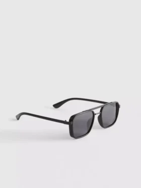 Gafas de sol con montura cuadrada