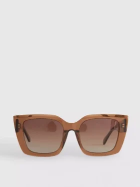 Gafas de sol con montura cuadrada