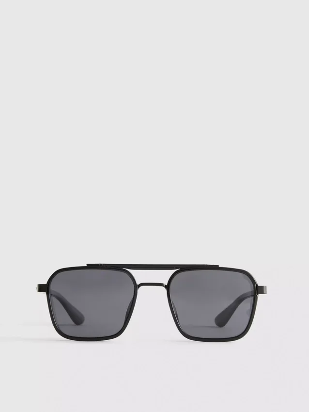 Gafas de sol con montura cuadrada