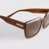 Gafas de sol con montura cuadrada
