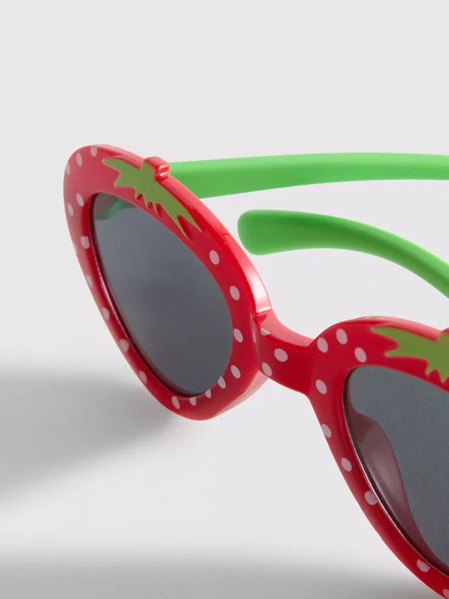 Gafas de sol con montura de fresa