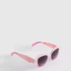 Gafas de sol con montura facetada
