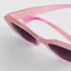 Gafas de sol con montura facetada